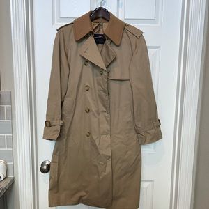 Womens tan Burberry rain coat, size small, double breasted.